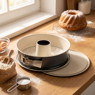 Moule à manqué à charnière avec fond à savarin Dr Oetker Back-Trend