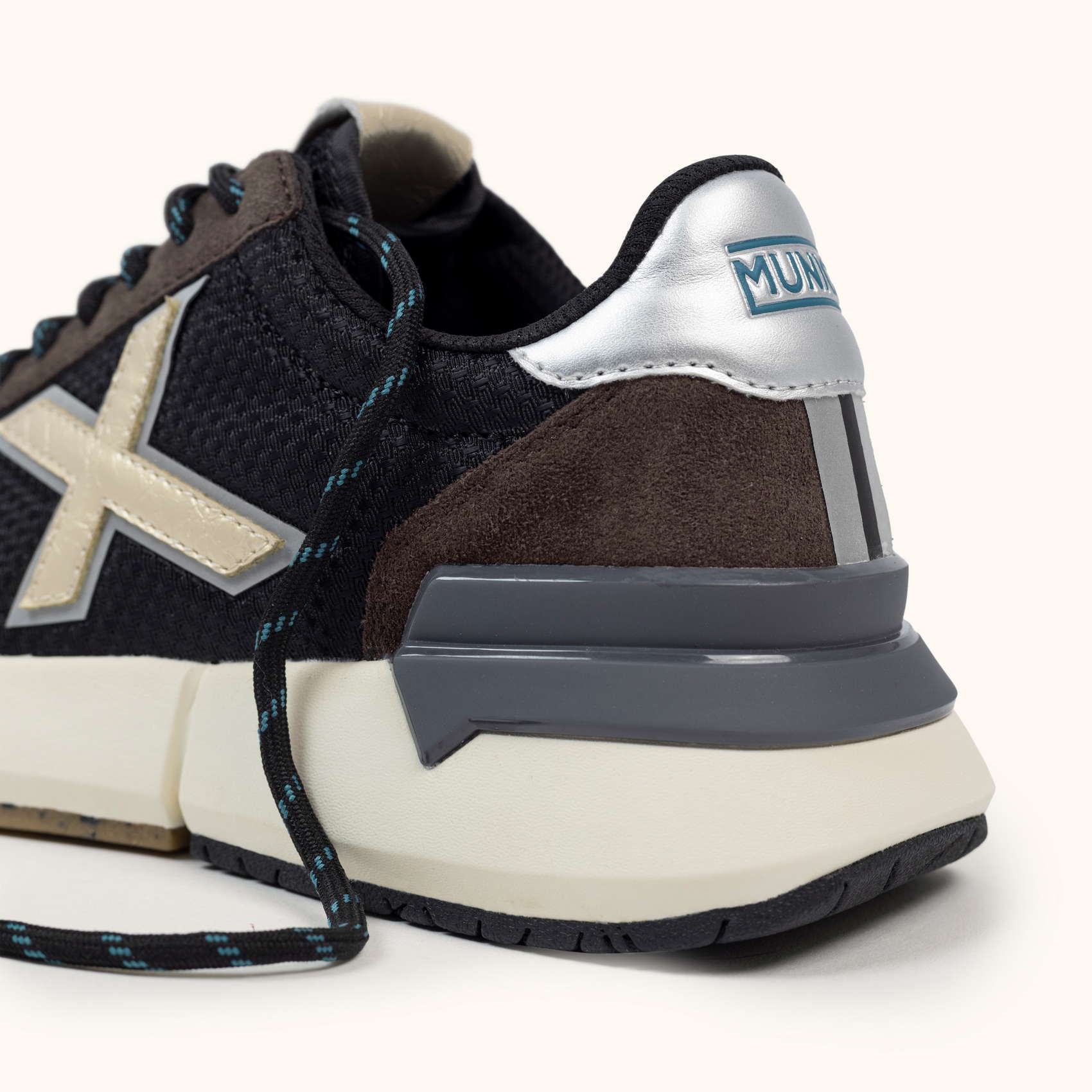 MUNICH VERSUS WMN 110