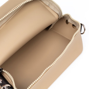 Cuerpo bolso bandolera cuadrado de silicona.