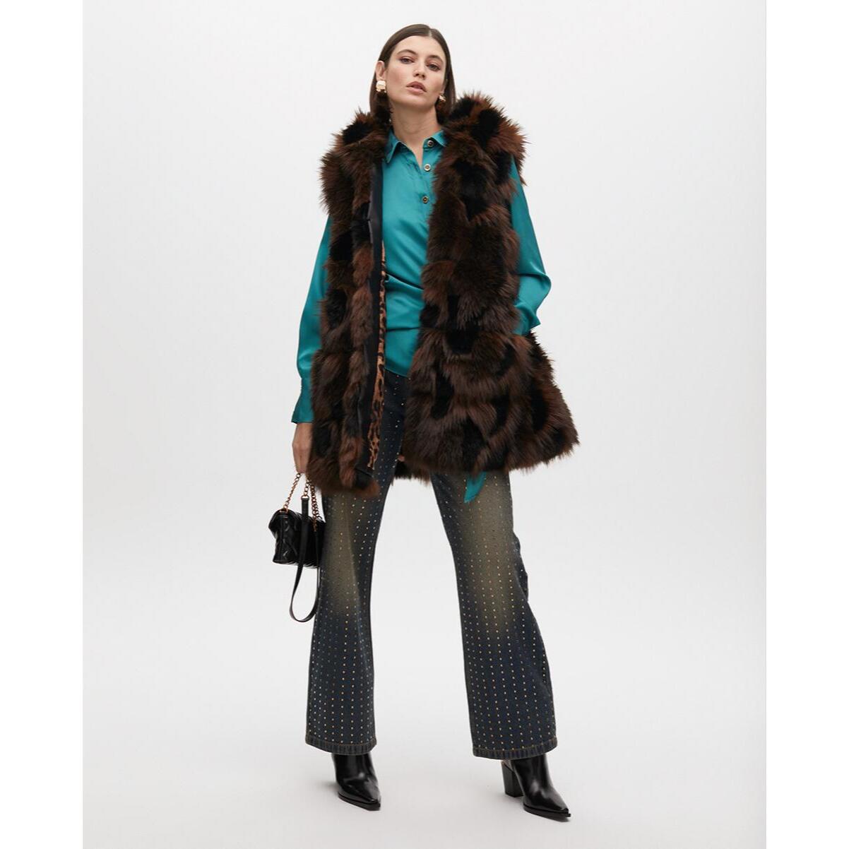 Camicia con Colletto e Dettaglio Nodo in Basso