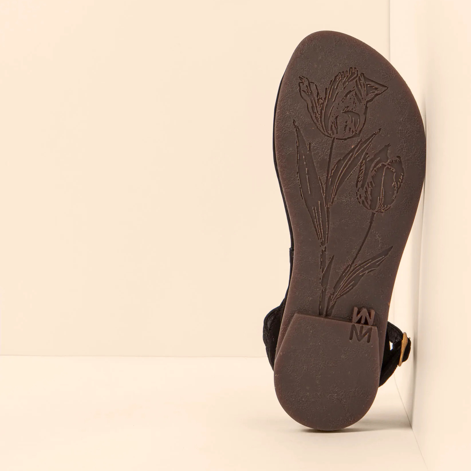 Sandalias N5693 NOBUCK LAVADO BLACK / TULIP color Black