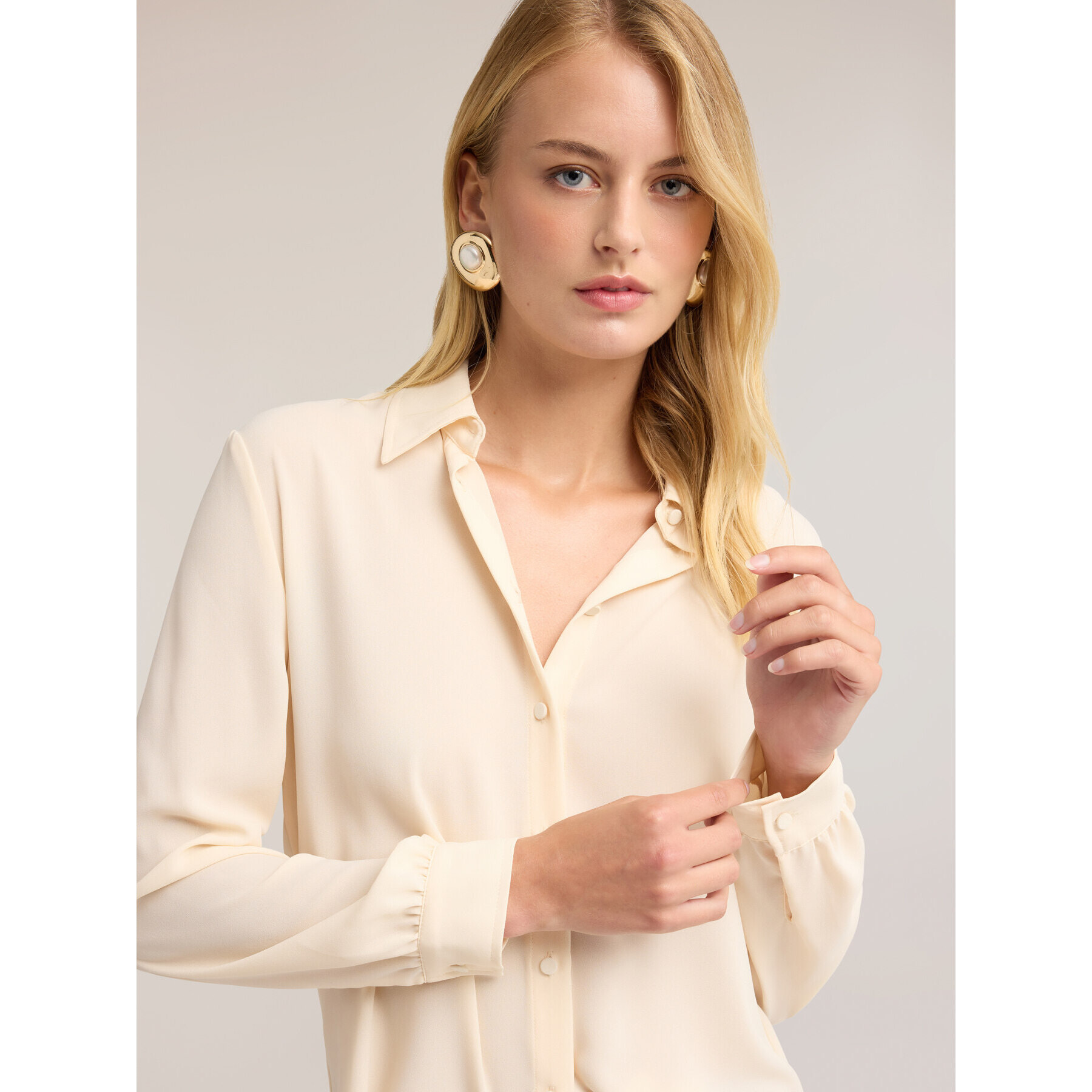 Motivi - Camicia in crêpe de chine con colletto classico - Bianco