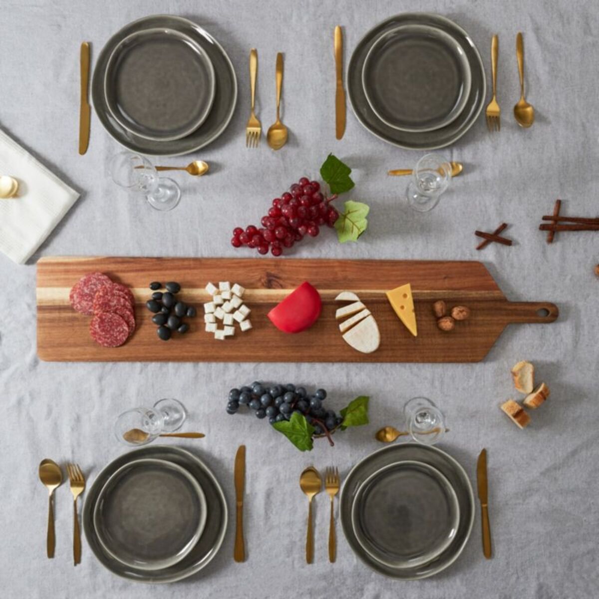 Planche apéritif THE HOME DECO FACTOR acacia 1m