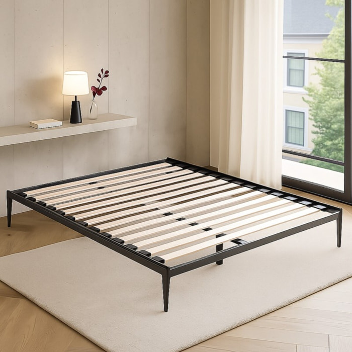 Lit design style industriel noir à lattes larges