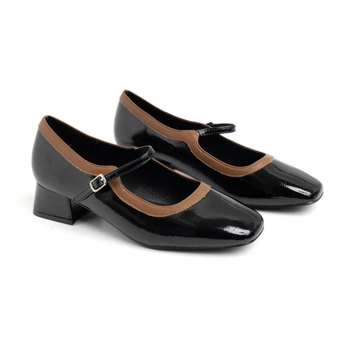 Decolleté con tacco quadrato e cinturino - NERO