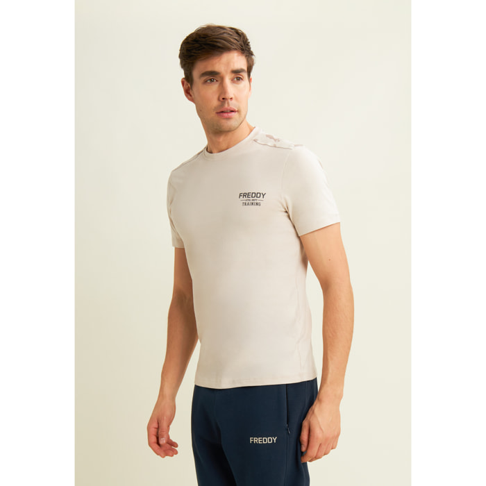 T-shirt con inserti camouflage e logo sul cuore