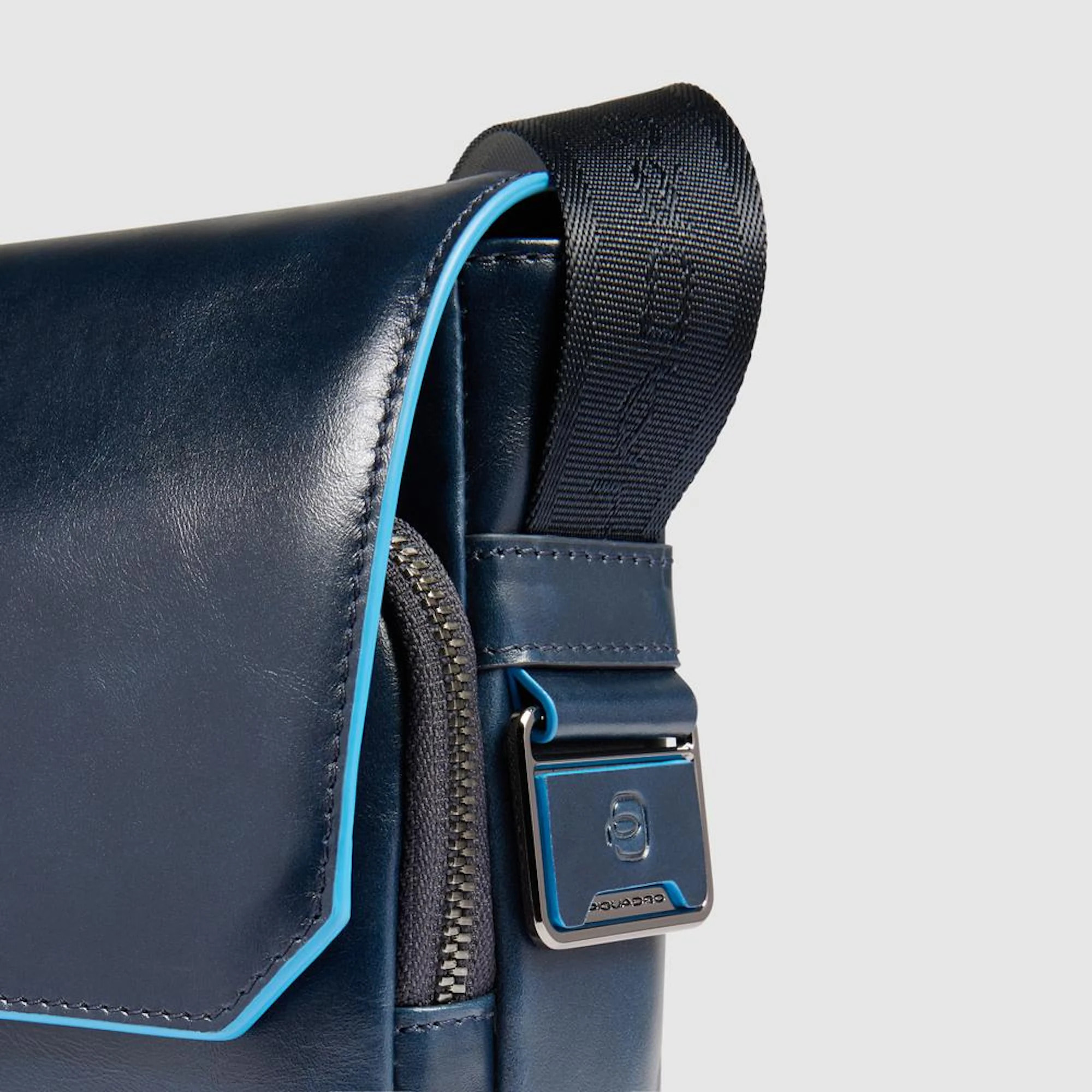 Piquadro Tracolla in pelle personalizzabile porta iPad®mini, schermata con protezione RFID