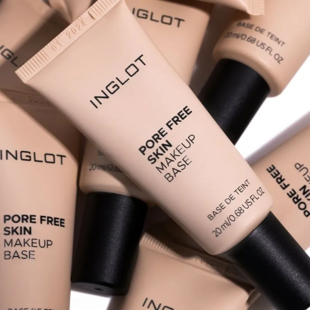 INGLOT Pore Free Skin, Prebase con vitamina E, Hace invisibles todos los poros y líneas de expresión muy marcada, Para una piel sedosa e hidratada. Este primer con color unifica el tono de todo el rostro. Luce una piel brillante con luz propia.