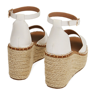 Sandalias con cuña blancas