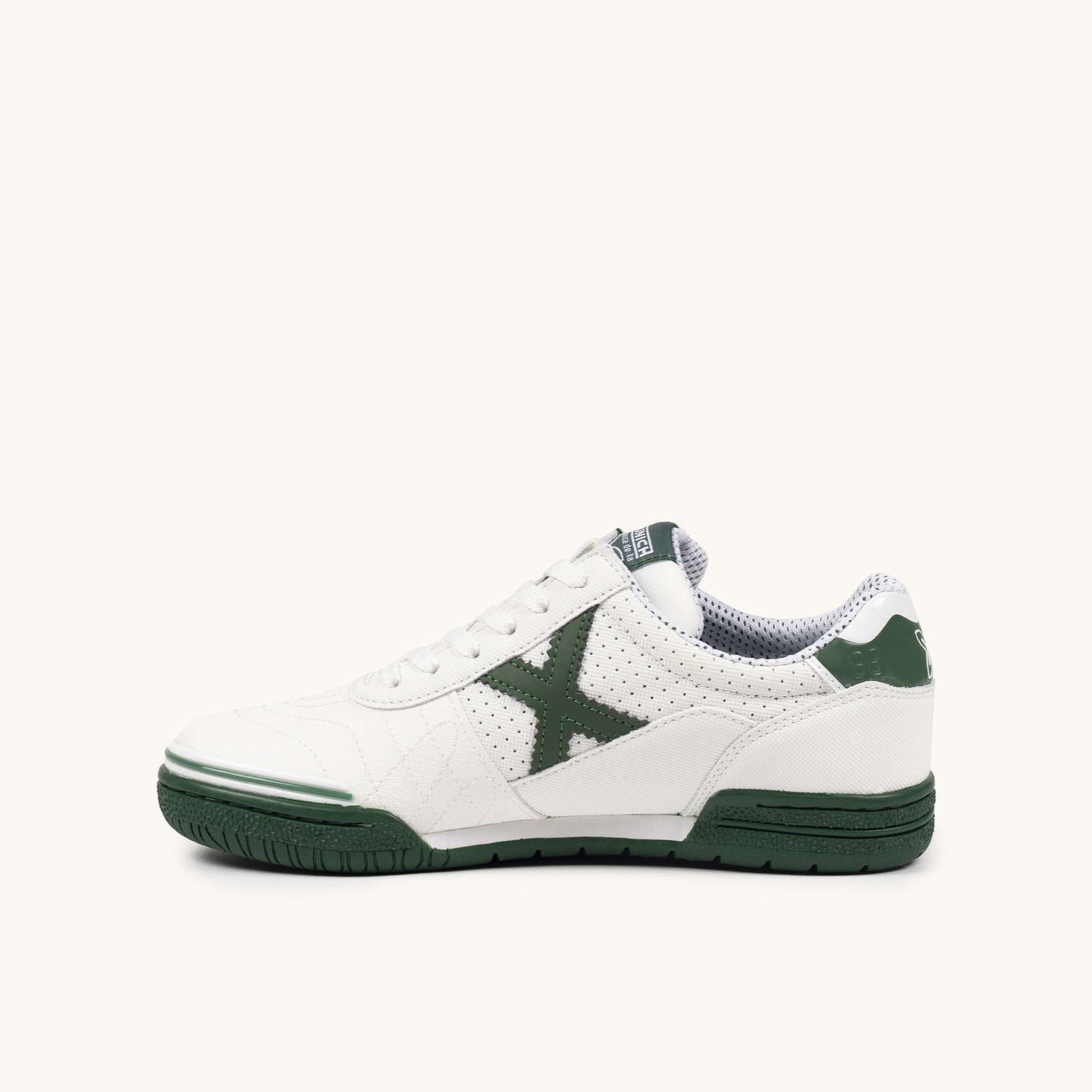 Zapatilla de Fútbol Sala Infantil Blanca y Verde MUNICH G-3 KID 450