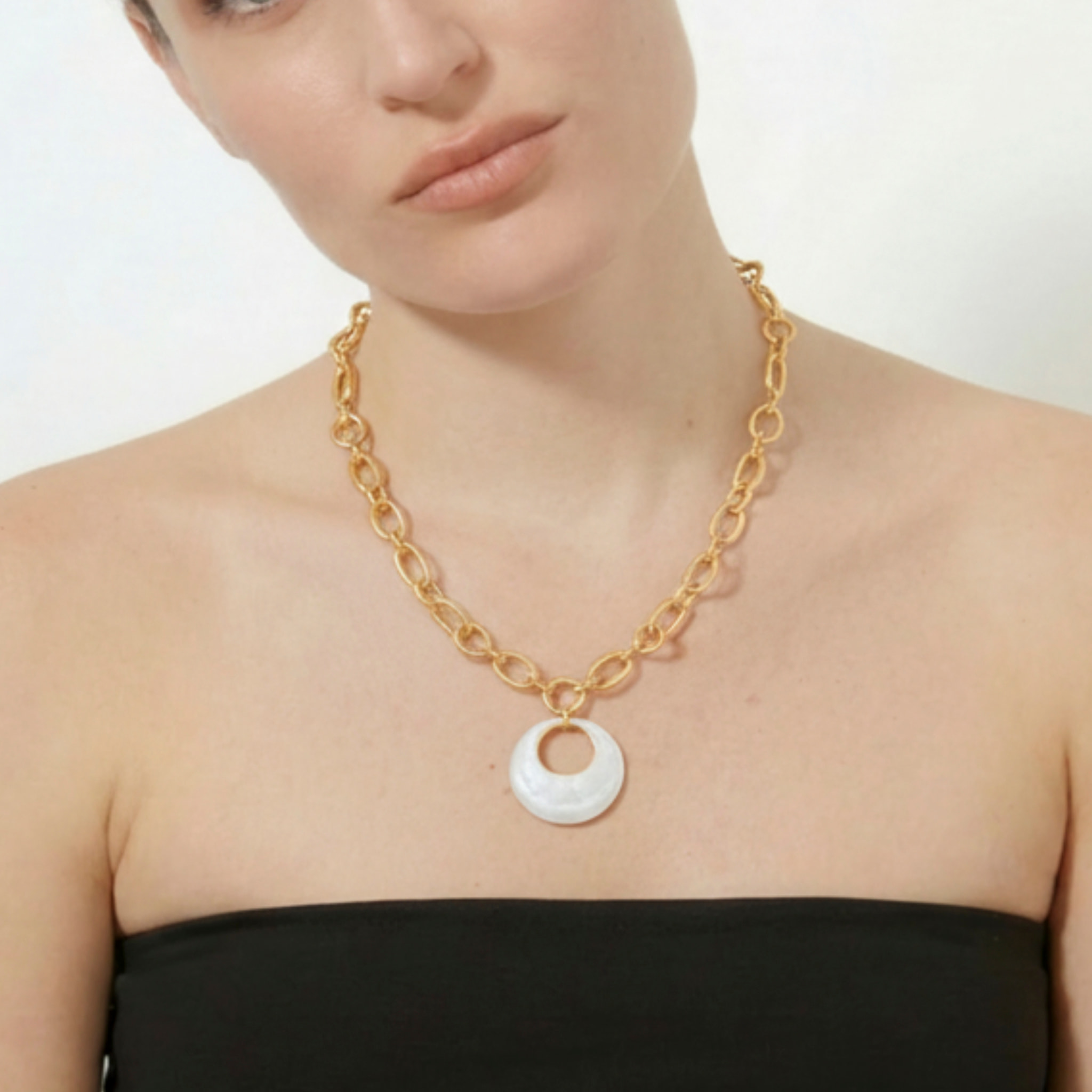 Collar Aisal acabado oro amarillo 18k