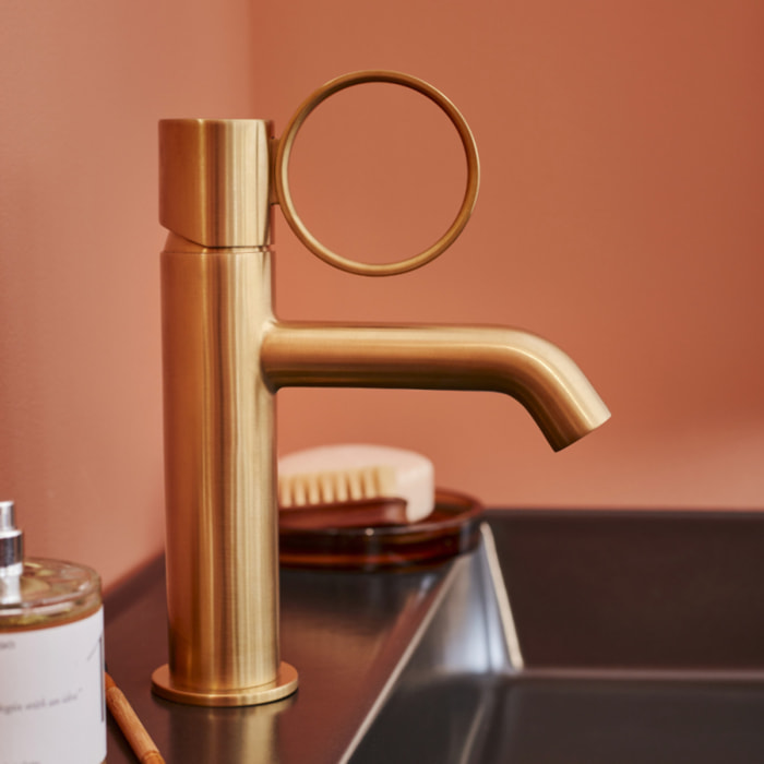 Mitigeur lavabo bas Vivienne laiton brossé avec bague laiton brossée