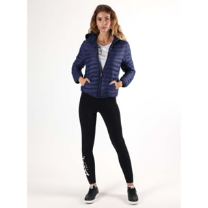 Chaqueta básica de primavera para mujer Leone con capucha y cremallera.