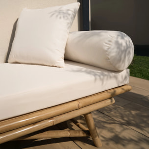 Banquette de jardin en bambou avec matelas blanc - Vadella