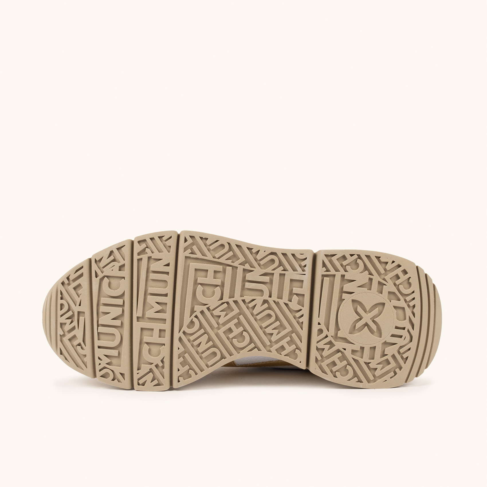 MUNICH MAMBA 05 Sneakers de gran volumen y estética contemporánea Blanco, Beige, Dorado y Animal Print