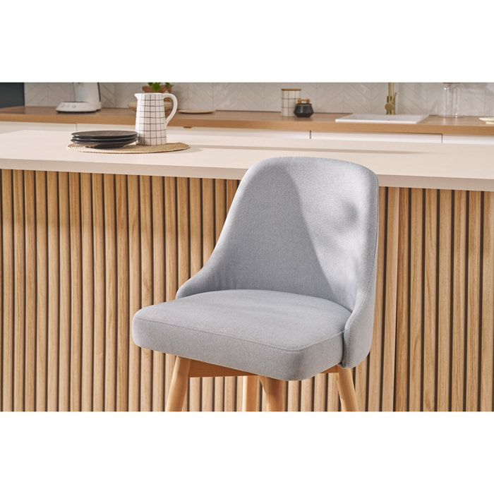 Tabourets de bar scandinaves pivotants 360° en tissu gris clair et bois hêtre massif H65 cm (lot de 2) HASTA