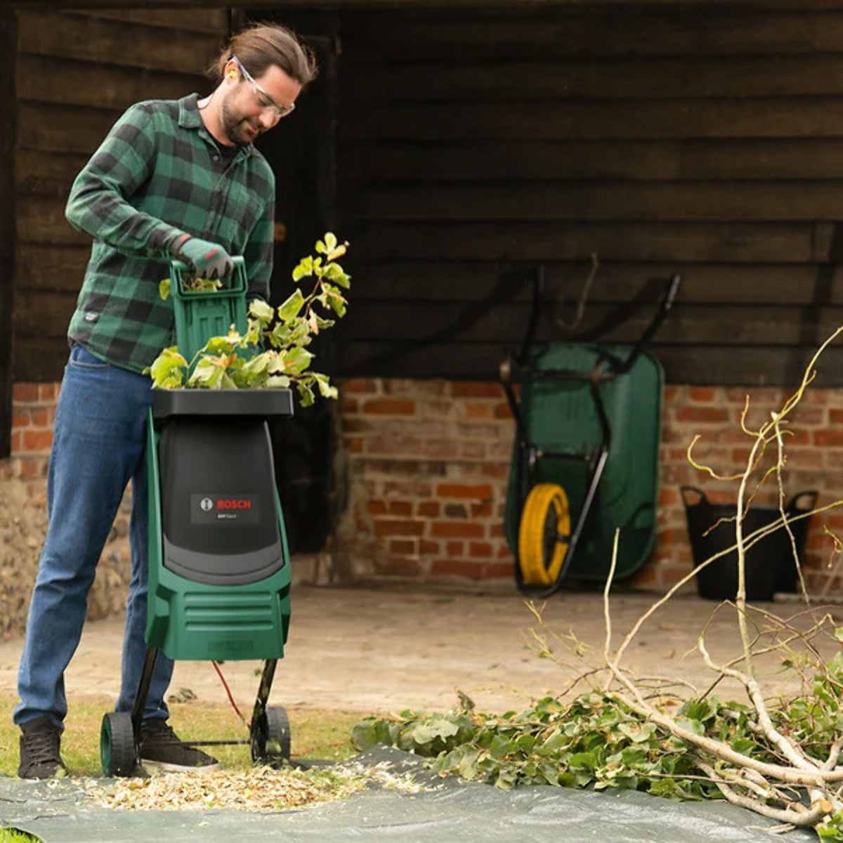 Broyeur de végétaux filaire Rapid 2000 BOSCH VERT - 0600853501