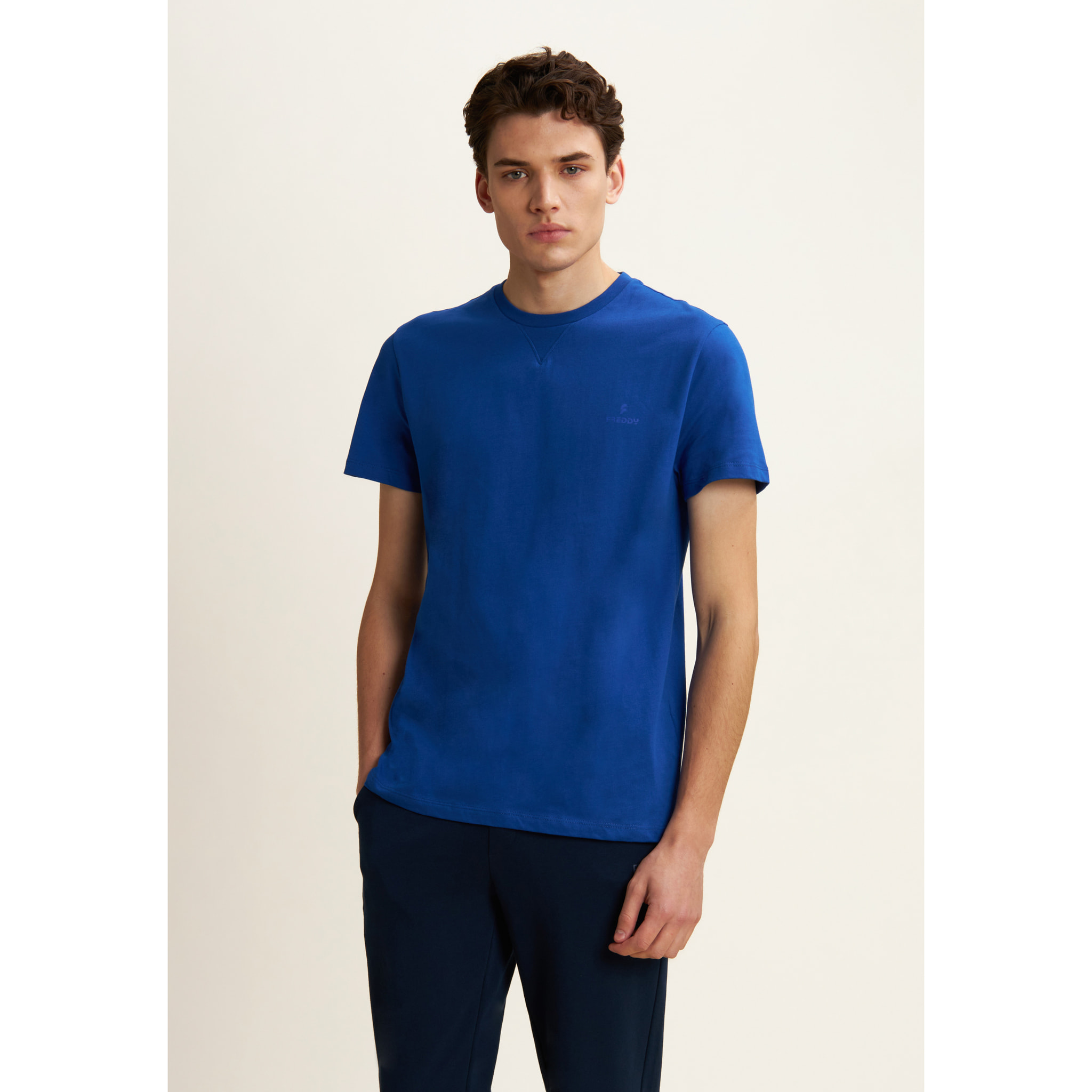 T-shirt Regular con Scollo girocollo e logo in tono colore