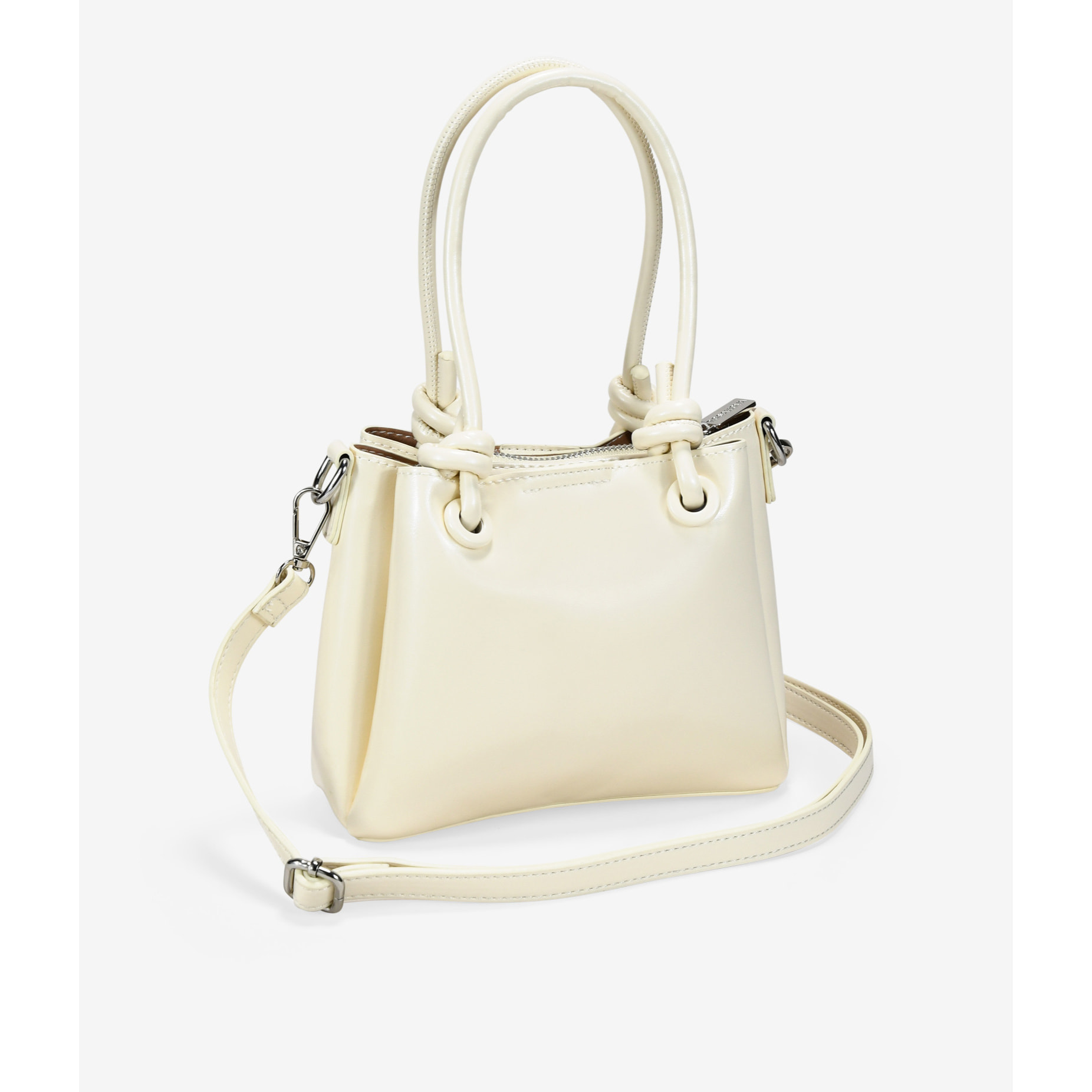 Bolso de mano beige acharolado