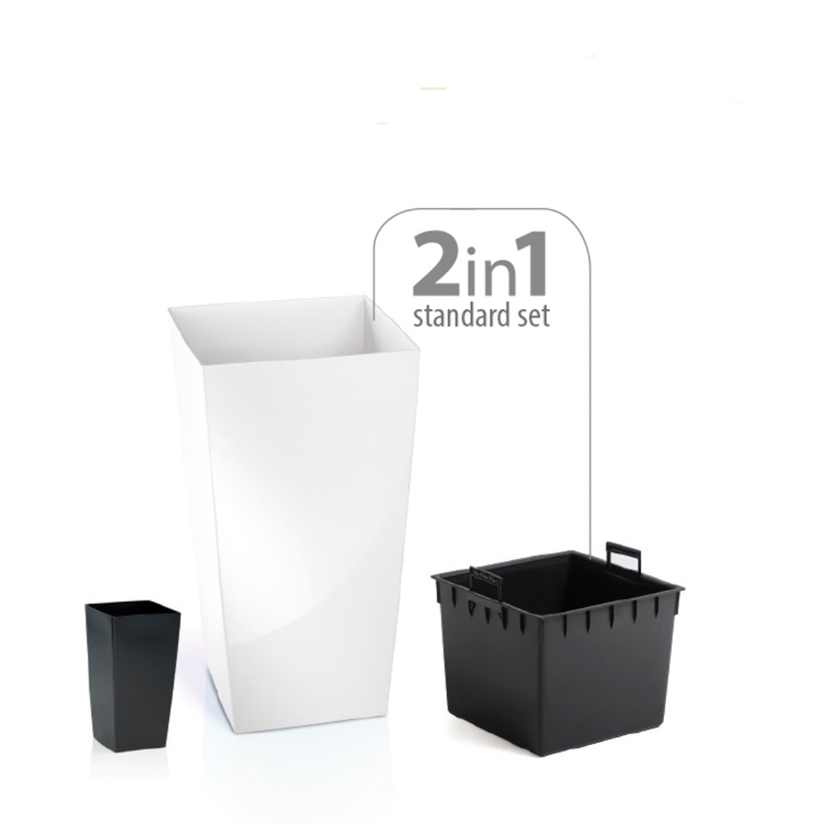 Maceta alta con depósito en color blanco