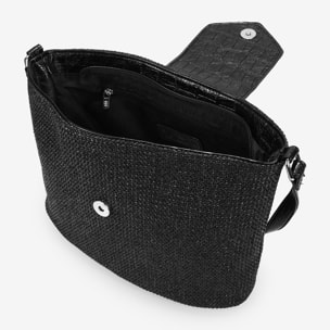 Bolso bandolera negro en rafia con solapa