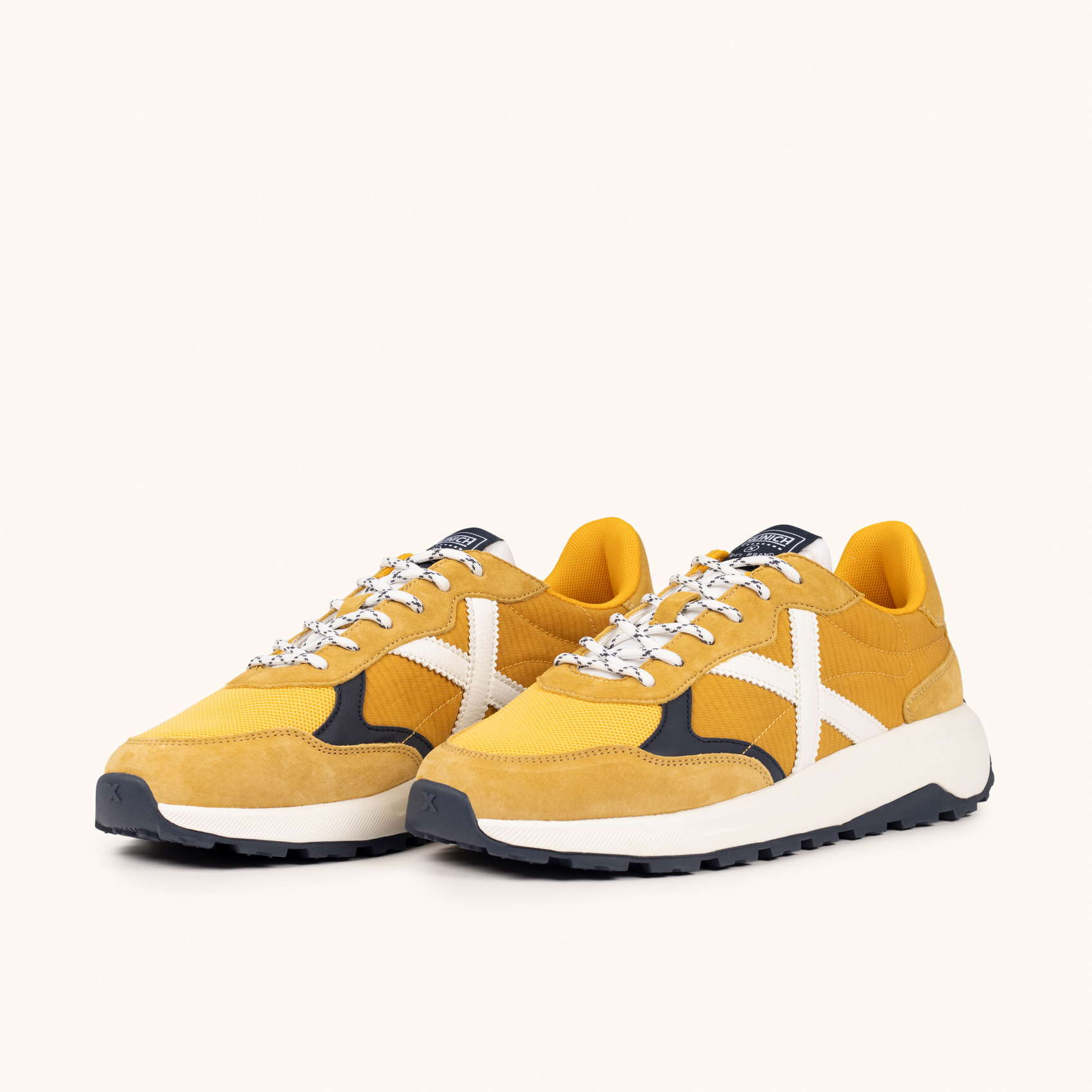 Zapatilla Urbana en Tonos Mostaza y Amarillo con Suela de Volumen MUNICH BABEL 16