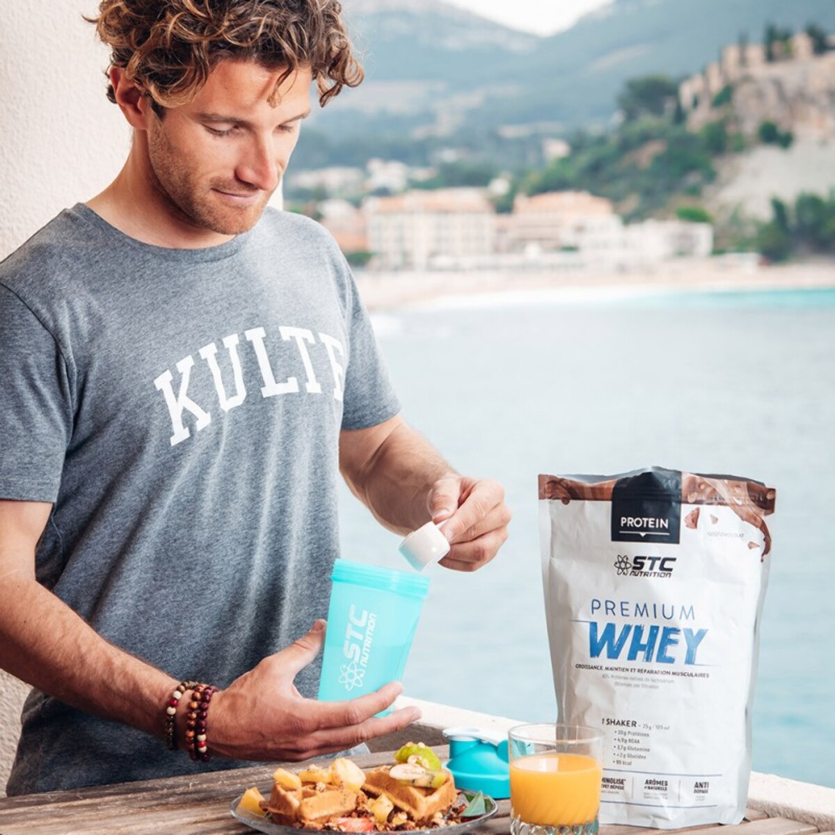 STC NUTRITION - Premium Whey - 80% de protéines natives de lactosérum - Croissance, maintien et réparation musculaires - Digestion facile - 30 Shakers - Doypack 750g