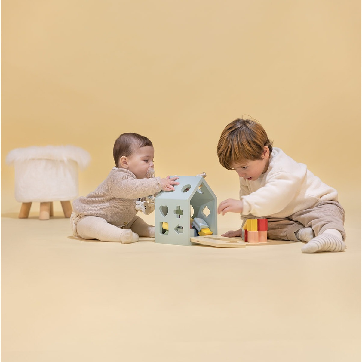 Casa de madera con formas para encajar