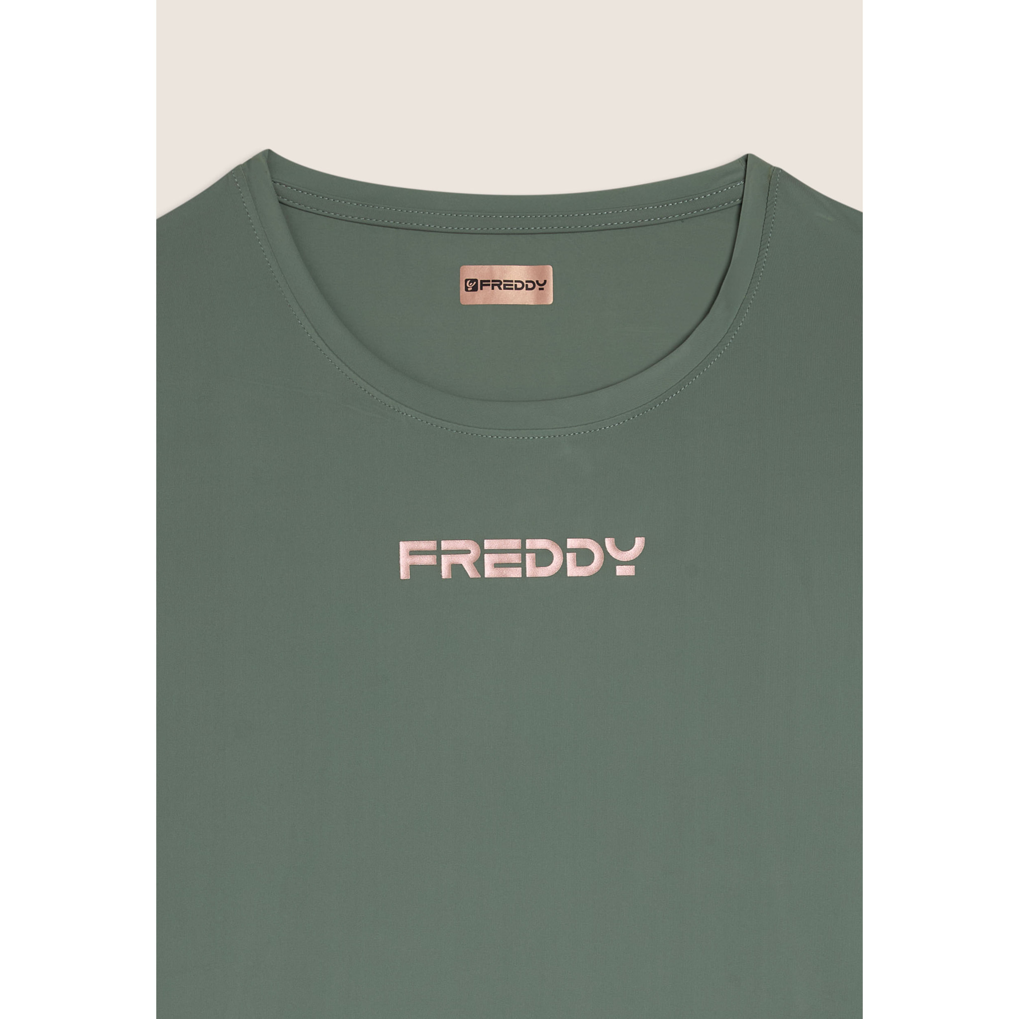 T-shirt regular in tessuto tecnico leggero