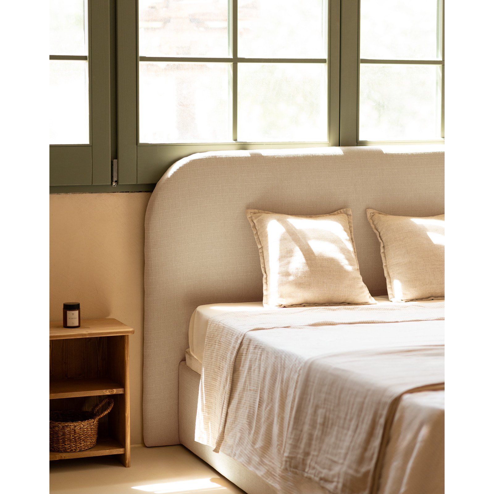 Cama con canapé gris claro para colchón de varias medidas