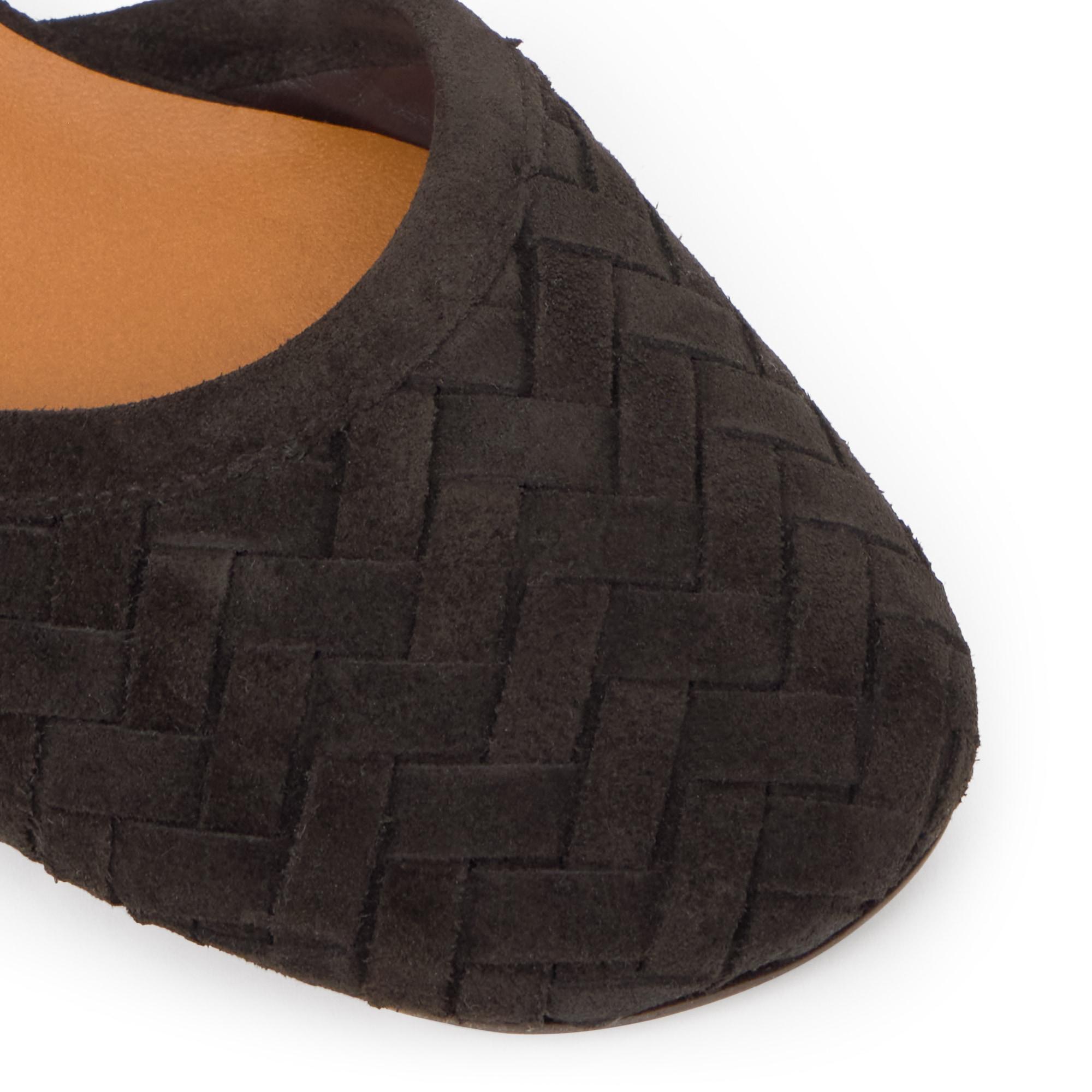 Zapato tacón Artemisa en serraje intrecciato y cierre de hebilla