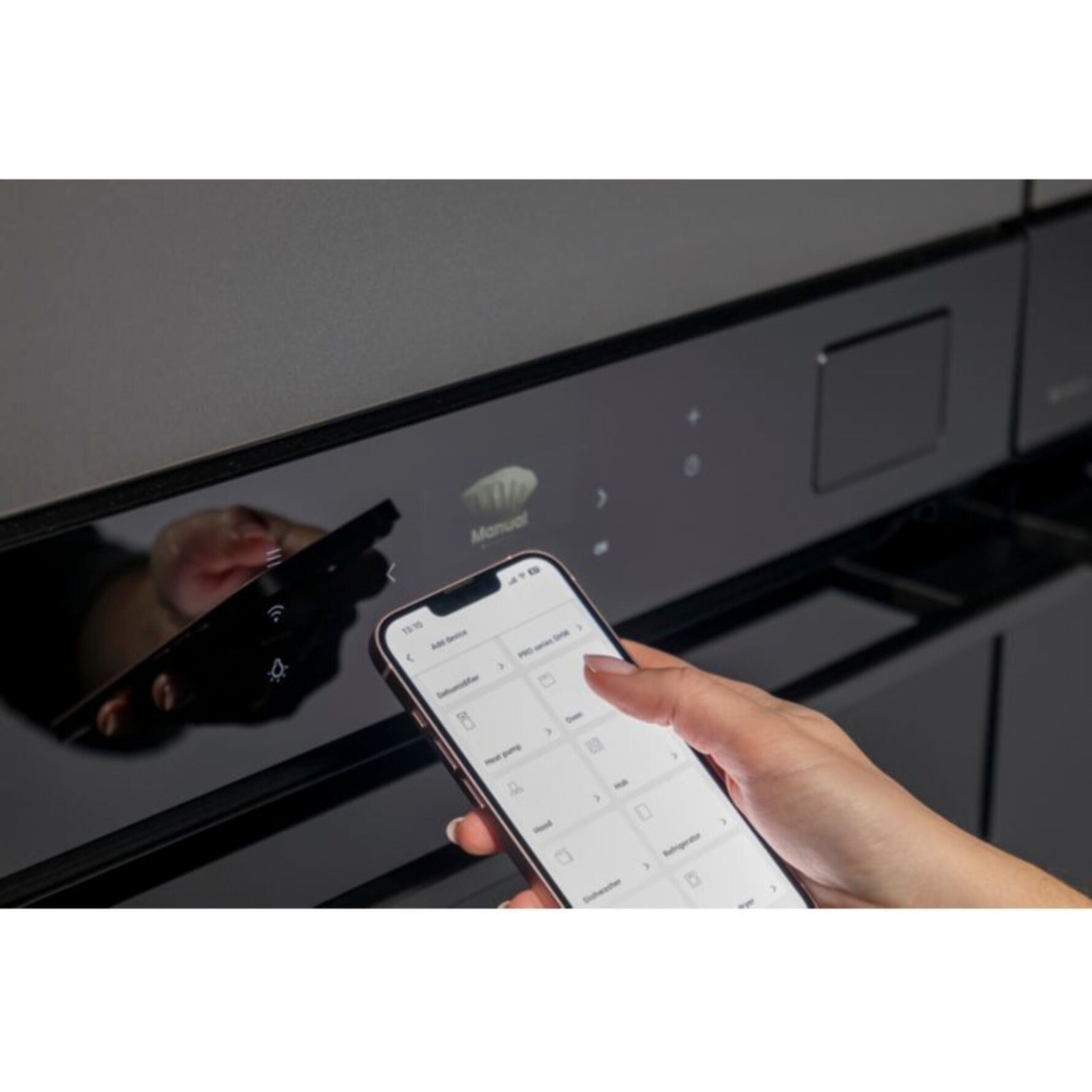 Four encastrable HISENSE BAS614P8B - Pyrolyse - Chaleur pulsée - Porte froide - Rails télescopiques - Écran tactile