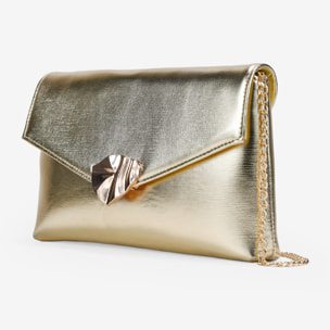 Bolso de mano dorado con broche metálico
