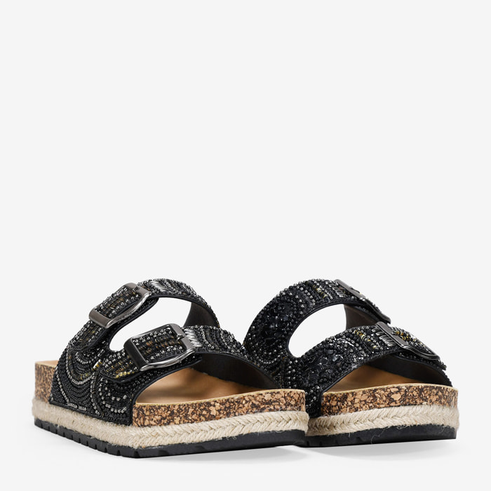 Sandalias de plataforma negras con piedras y hebillas