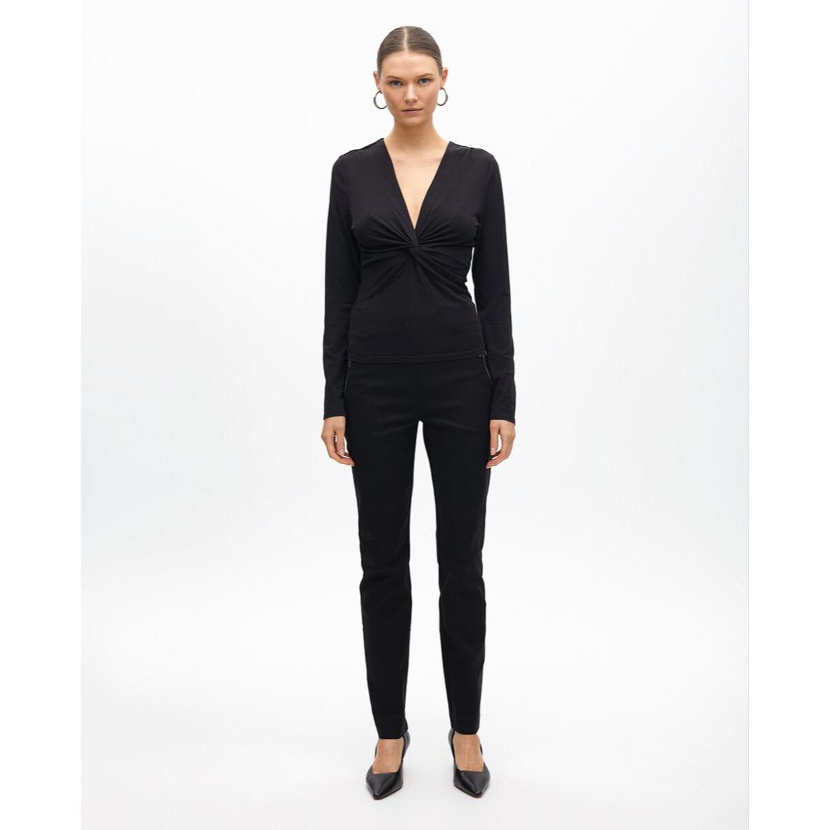 Maglietta in maglia con nodo