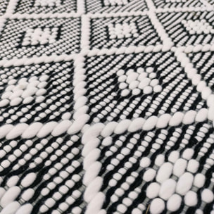 Tapis Kilim épais Muve, tissé à plat à à la main à base de plastique recyclé