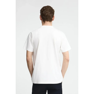 Camiseta blanca con bolsillo y logo Rigby Go