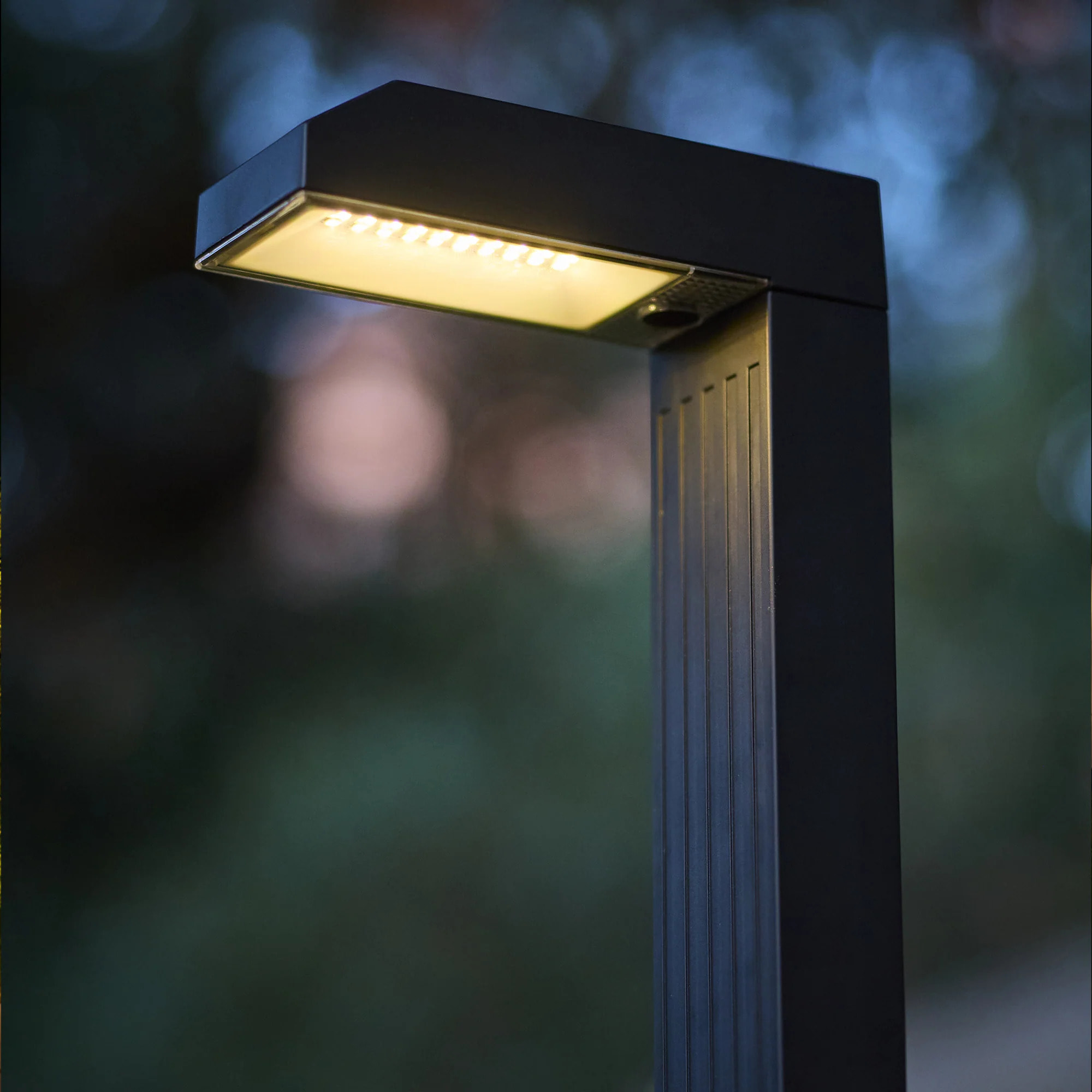 4 Potelets solaires TORLY H49cm 200LM