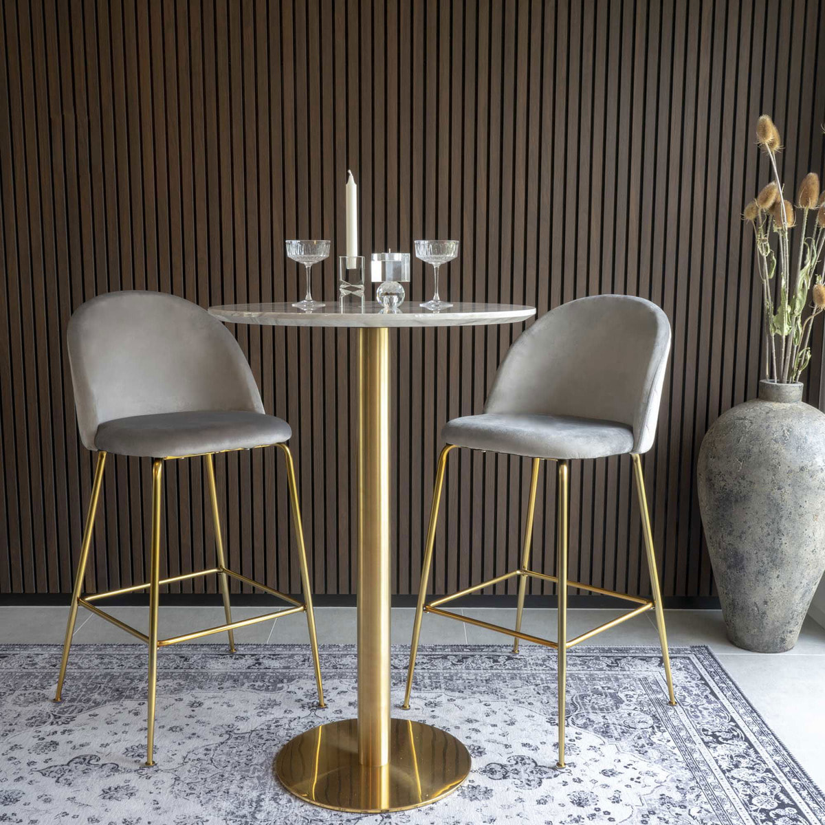Tavolo bar Bolzano con piano effetto marmo e base ottone, ø70×105 cm
