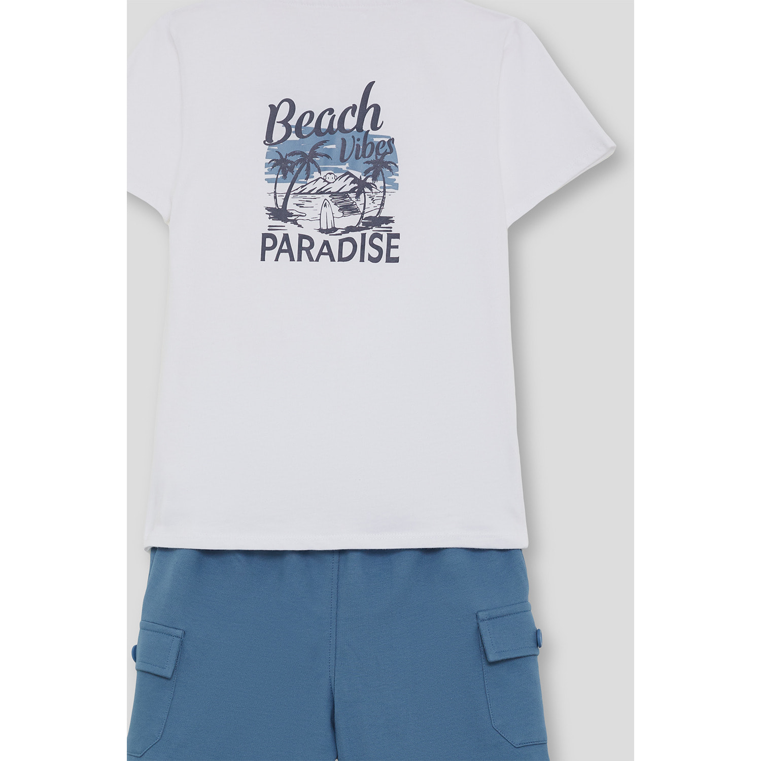 Conjunto Camiseta con Texto Paradise y Shorts Cargo con Bolsillos Laterales con Boton | Color: Azul medio | Street Monkey