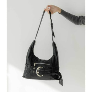 Bolso de hombro negro con maxi hebilla