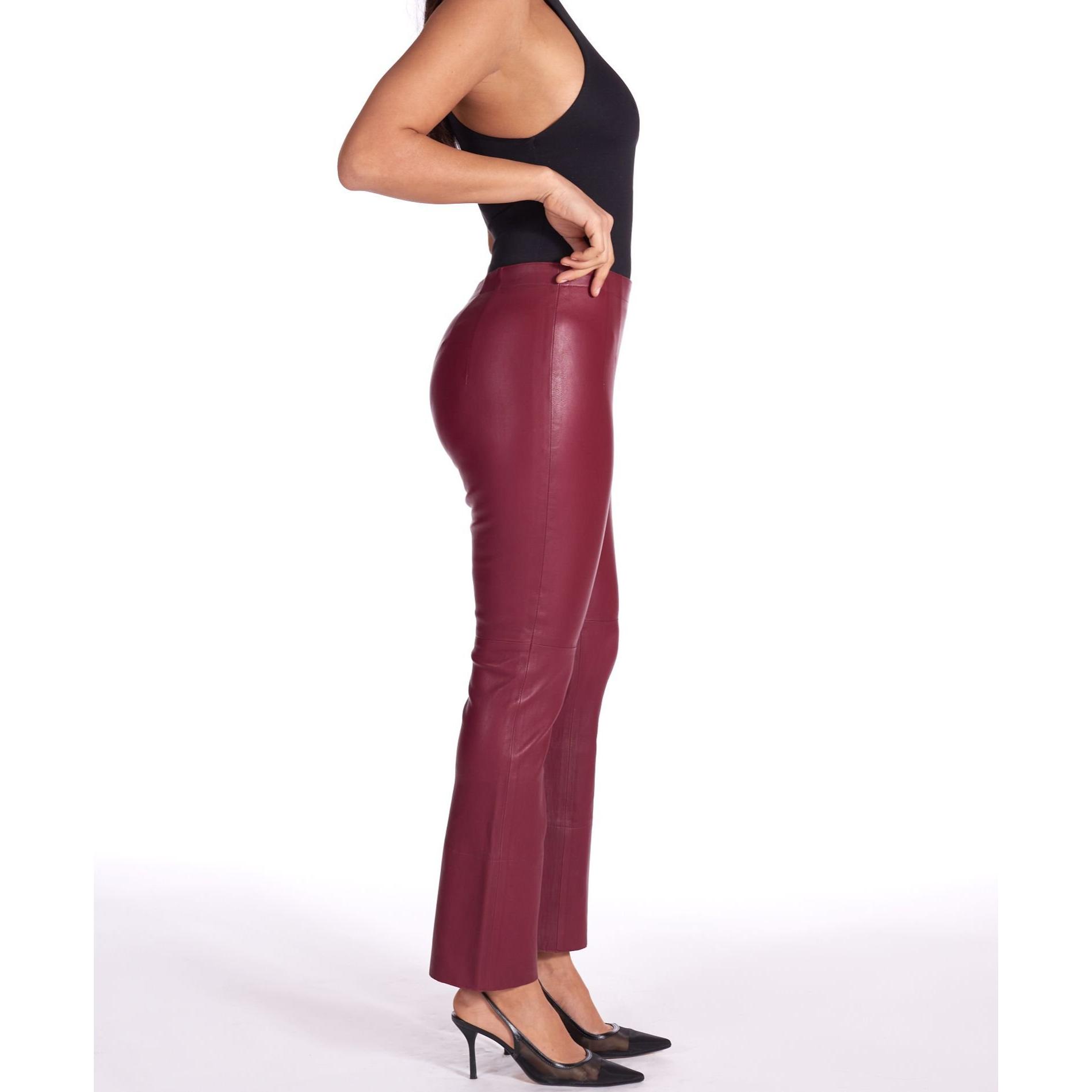 Pantalone elasticizzato in pelle bordeaux effetto liscio