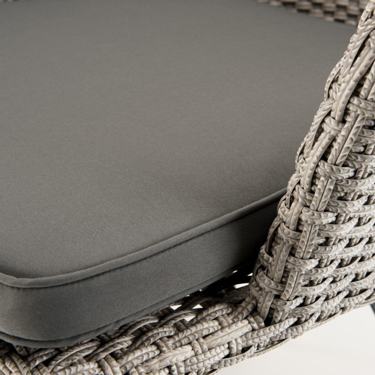 VICK - Chaise de jardin en rotin synthétique gris avec coussin gris pieds noirs en métal