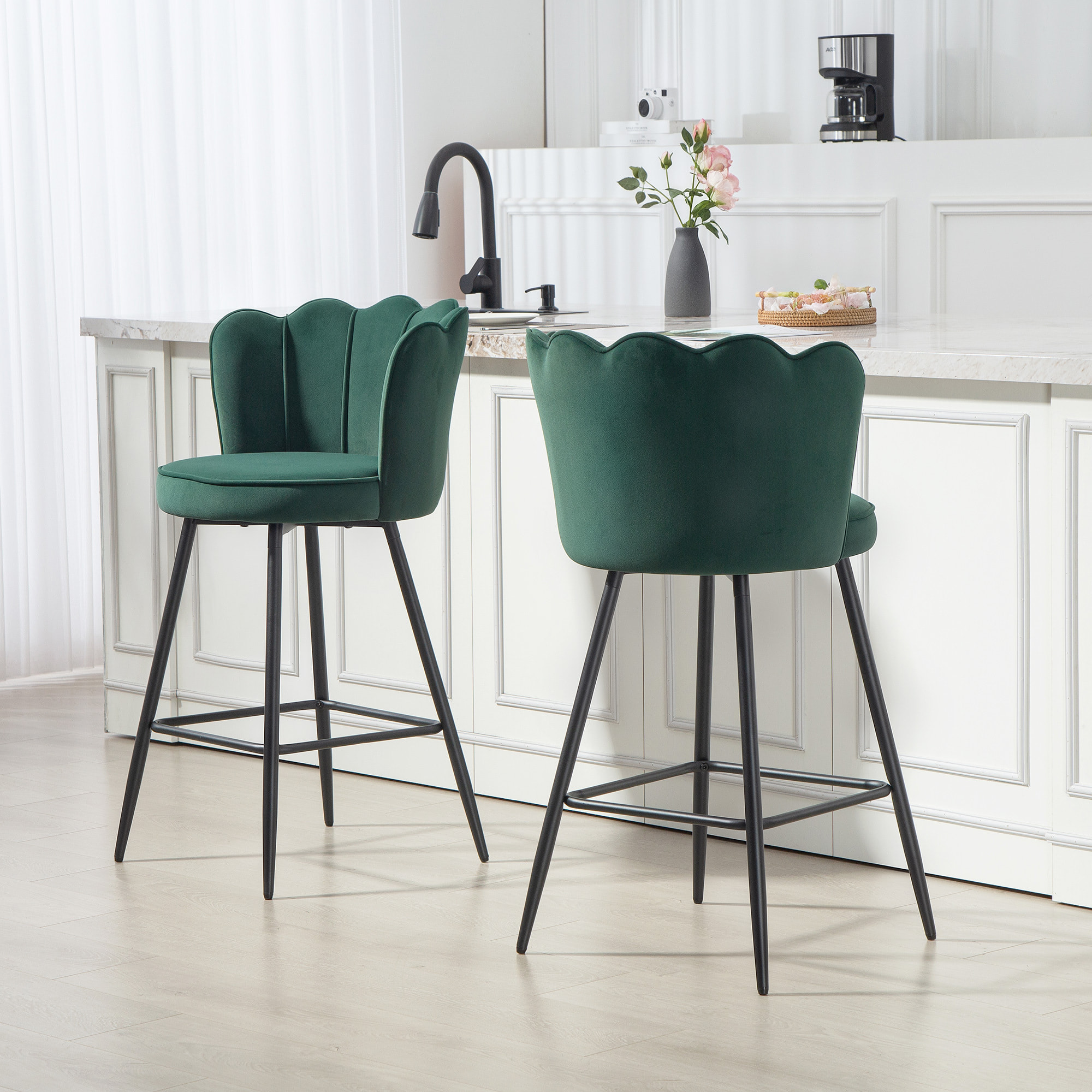 Lot de 2 tabourets de bar velours design coquillage assise H.70cm repose-pieds vert
