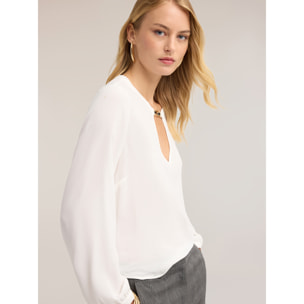 Motivi - Blusa in crêpe de chine con passante metallico - Bianco