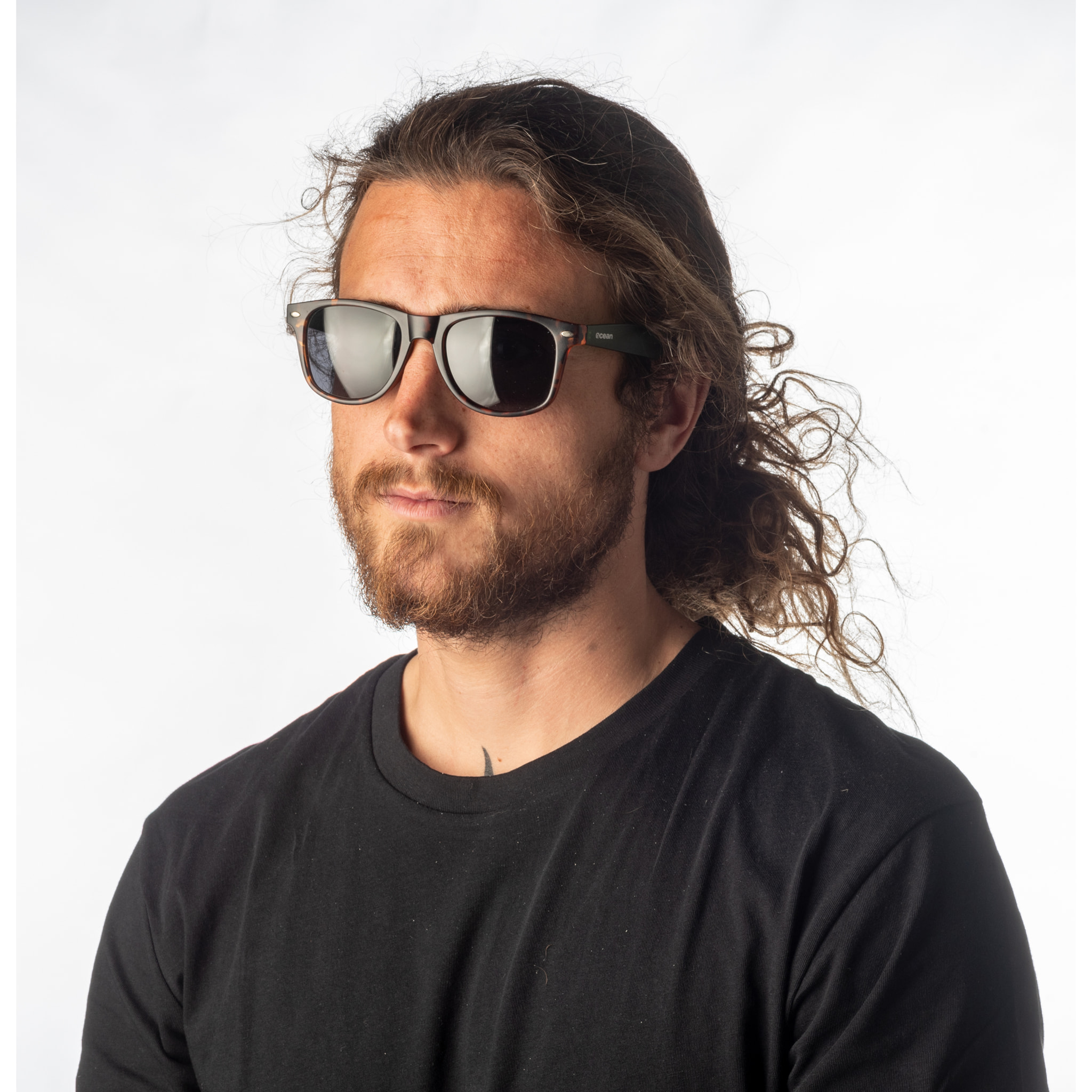 Occhiali da sole OCEAN BEACH WAYFARER - Frente carey e / Ahumada verde mate en el brazo