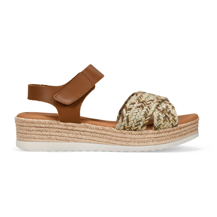 Sandalias marrones de piel y rafia con cuña