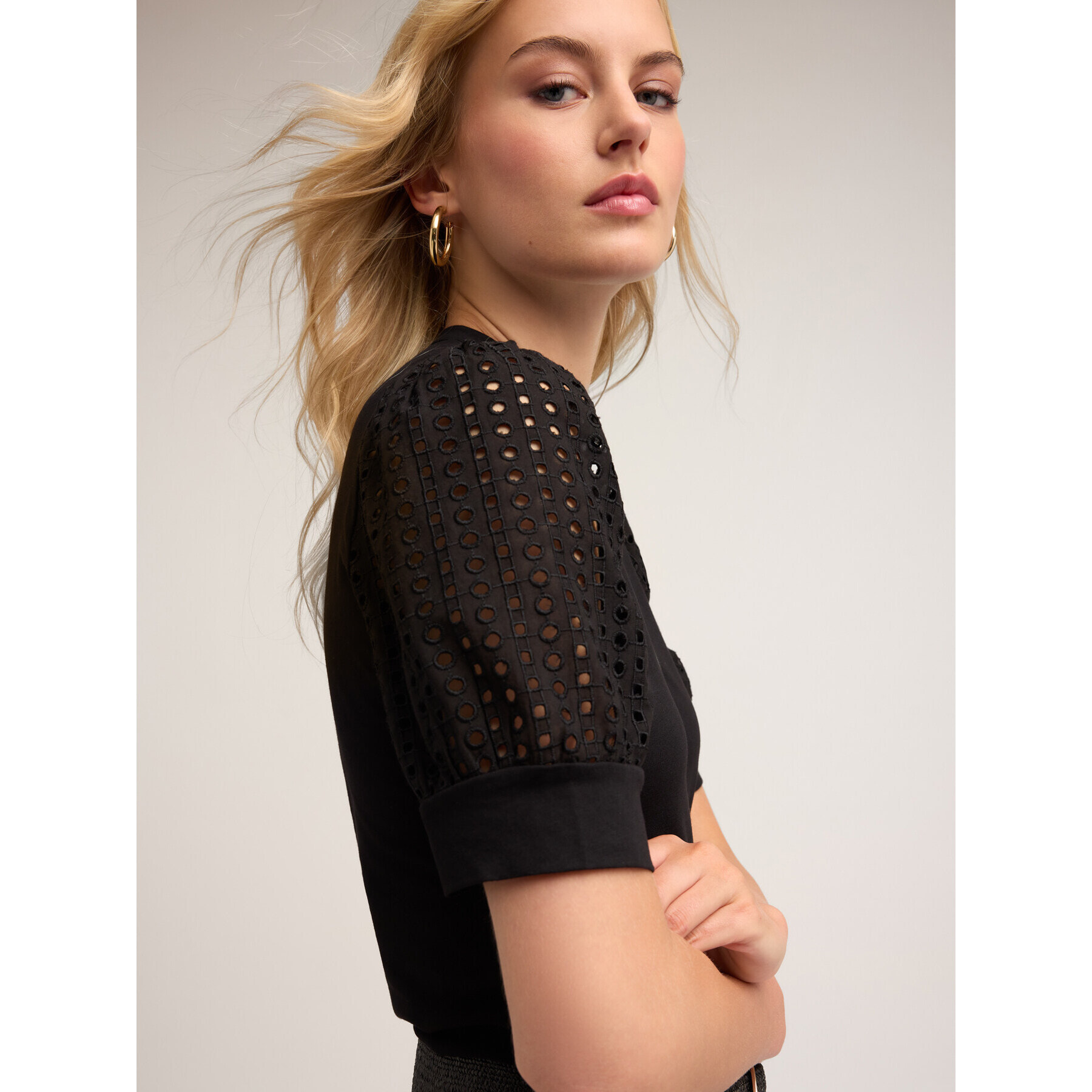 Motivi - Henley-Shirt mit Lochstickerei-Ärmeln - Negro