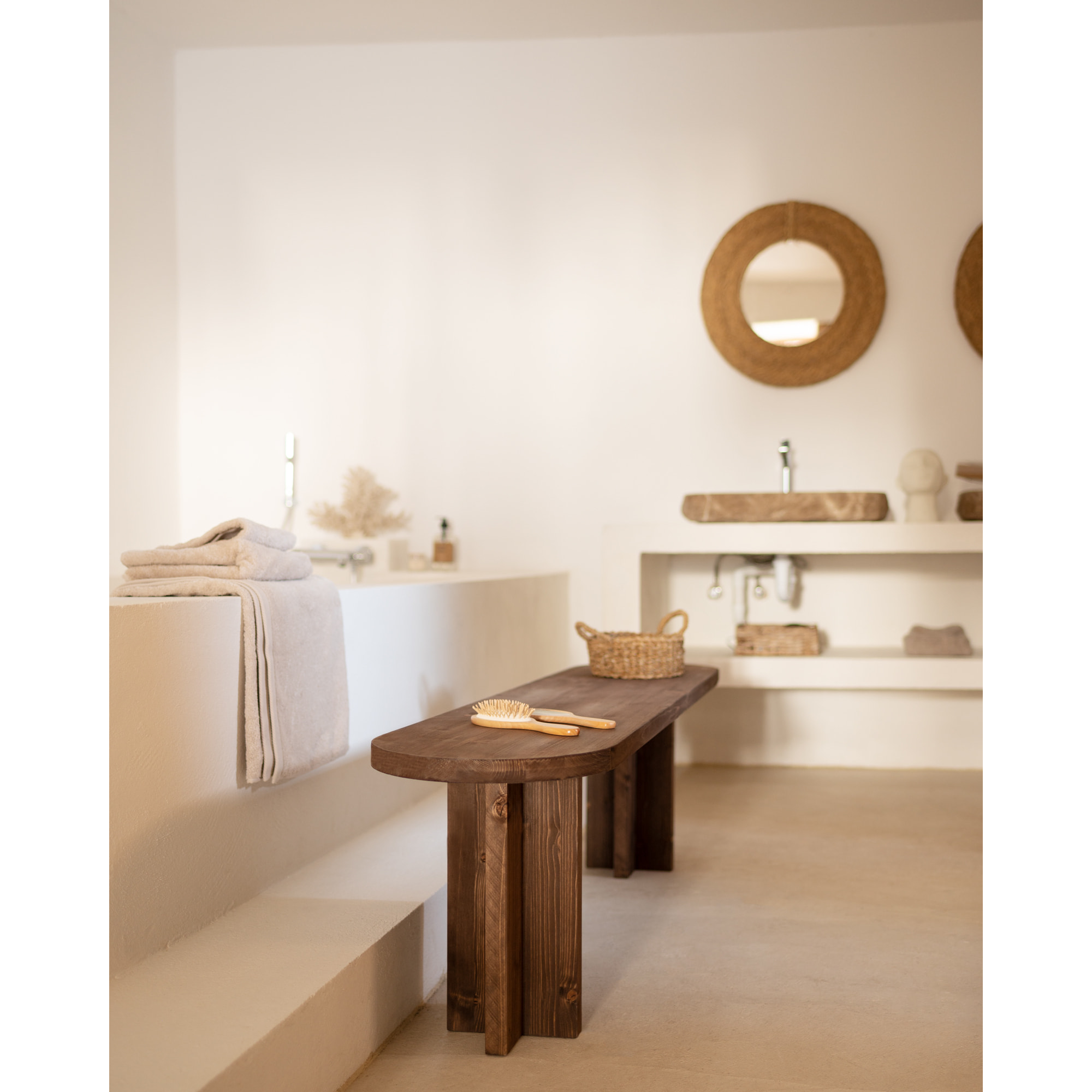 Banc en bois massif ton noyer en différentes tailles