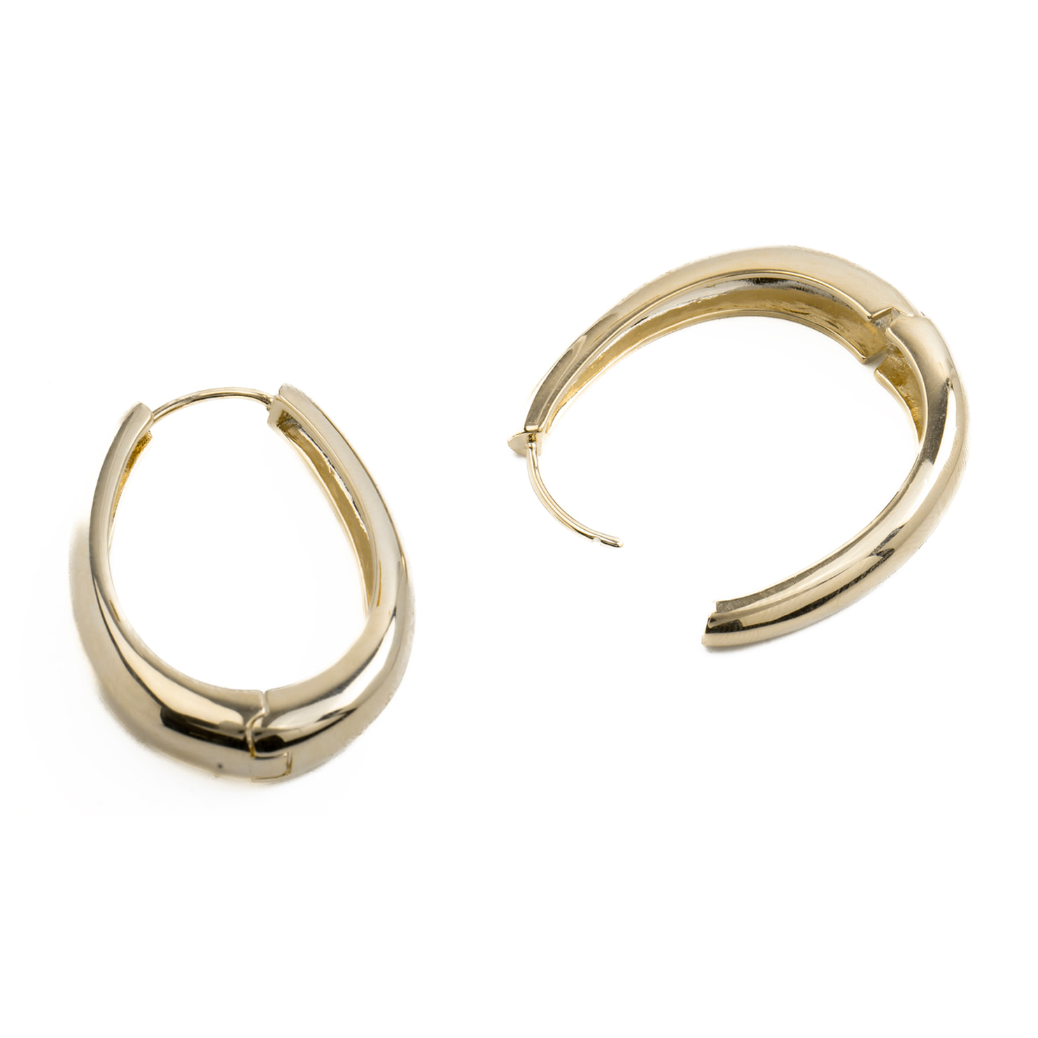 Pendientes de 31mm de diámetro acabado oro 18K
